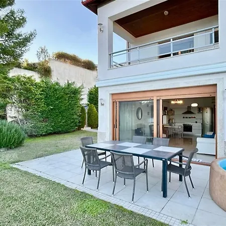 Вилла Lindos House 3 Bedrooms 7 Guests Криопиги