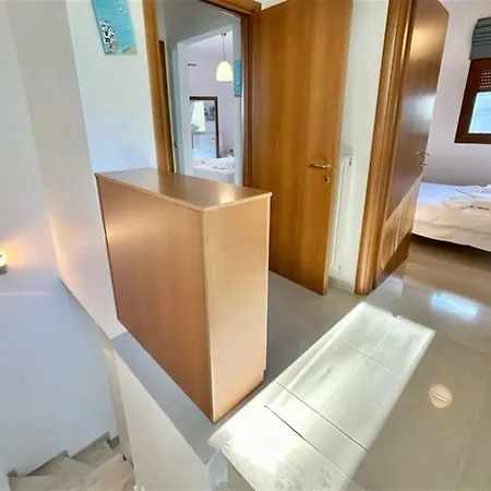 Villa Lindos House 3 Bedrooms 7 Guests